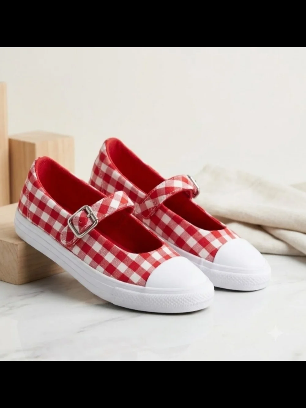NEW! Converse Girls' Red Gingham Mary Jane Sneakers Sz 10 NWT